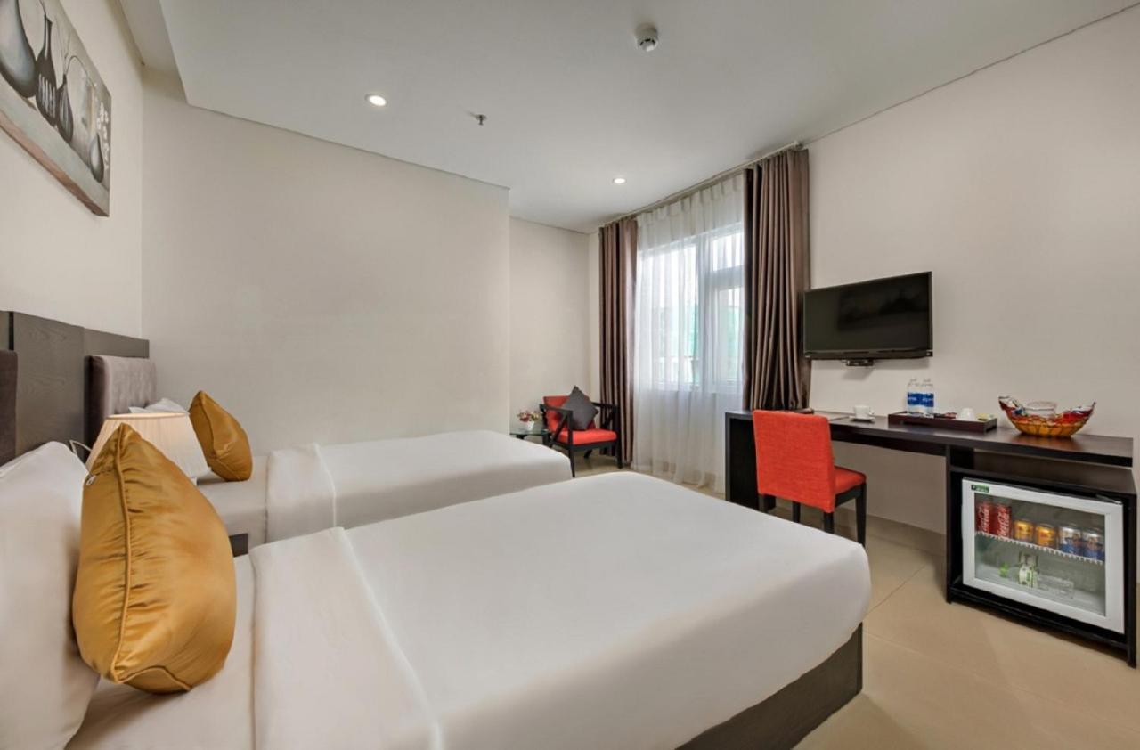 Golden Star Suite Hotel By Thg ดานัง ภายนอก รูปภาพ